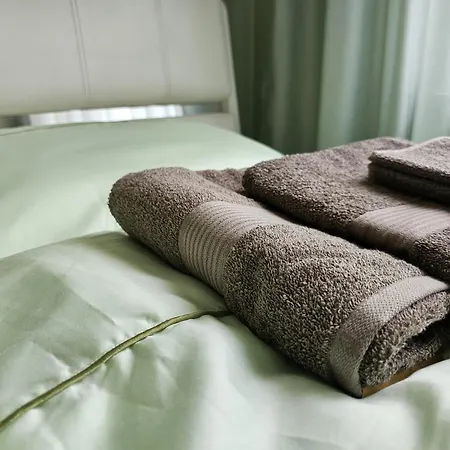 Апартаменты Bright - & Business *