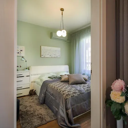 Bright - & Business Апартамент