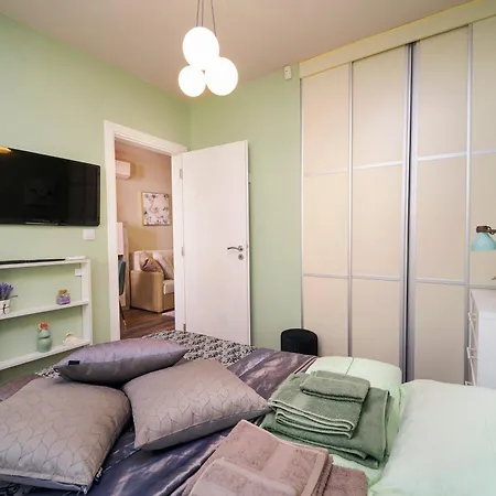 Апартамент Bright - & Business *