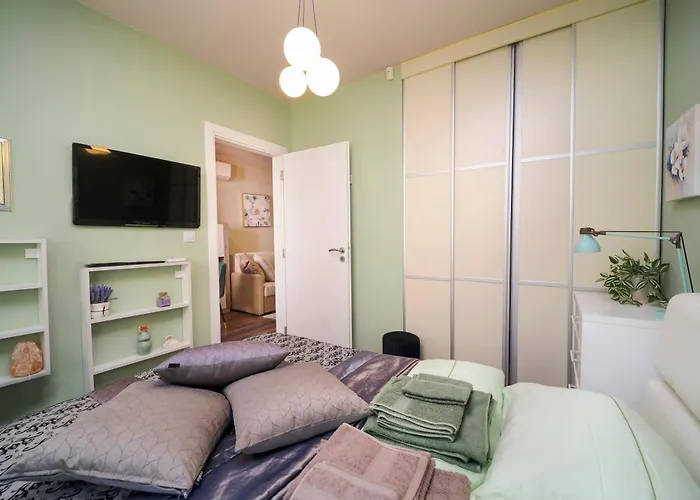 Διαμέρισμα Bright - & Business *